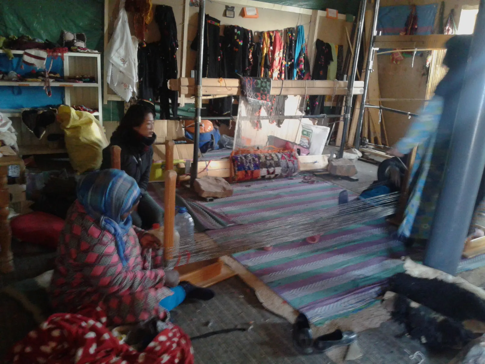 Artesanía en Khamlia: el telar de las mujeres del desierto
