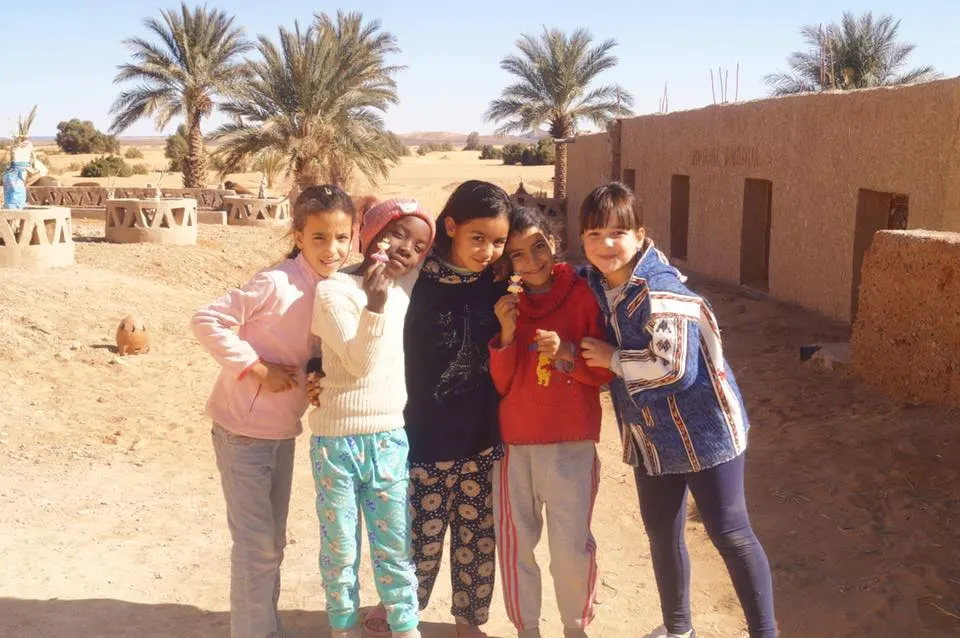 Mónica: veinte días de voluntariado en Khamlia, con mis hijas