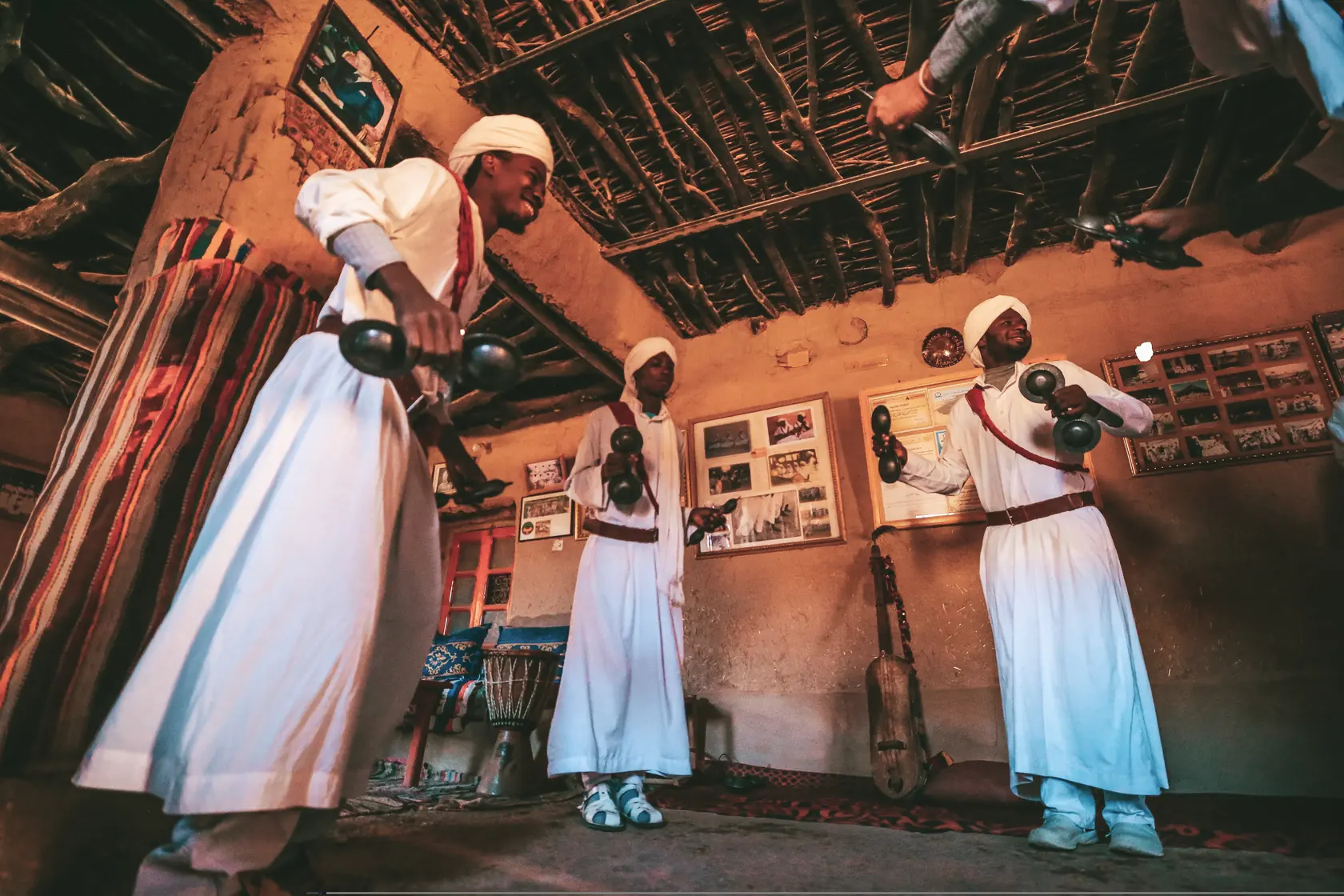 Músicos Gnawa tocando en Khamlia